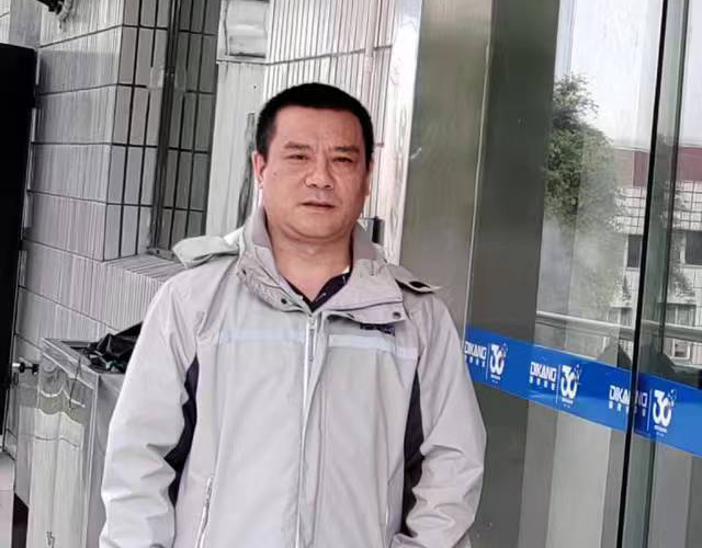 【太阳成集团tyc7111cc药业30周年人物专访】同心30载 同行太阳成集团tyc7111cc人——（三）邓入东：机会永远留给有准备的人